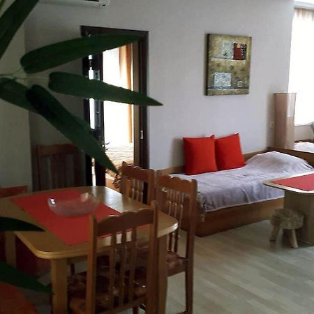 פומורי Apartment Larissa מראה חיצוני תמונה